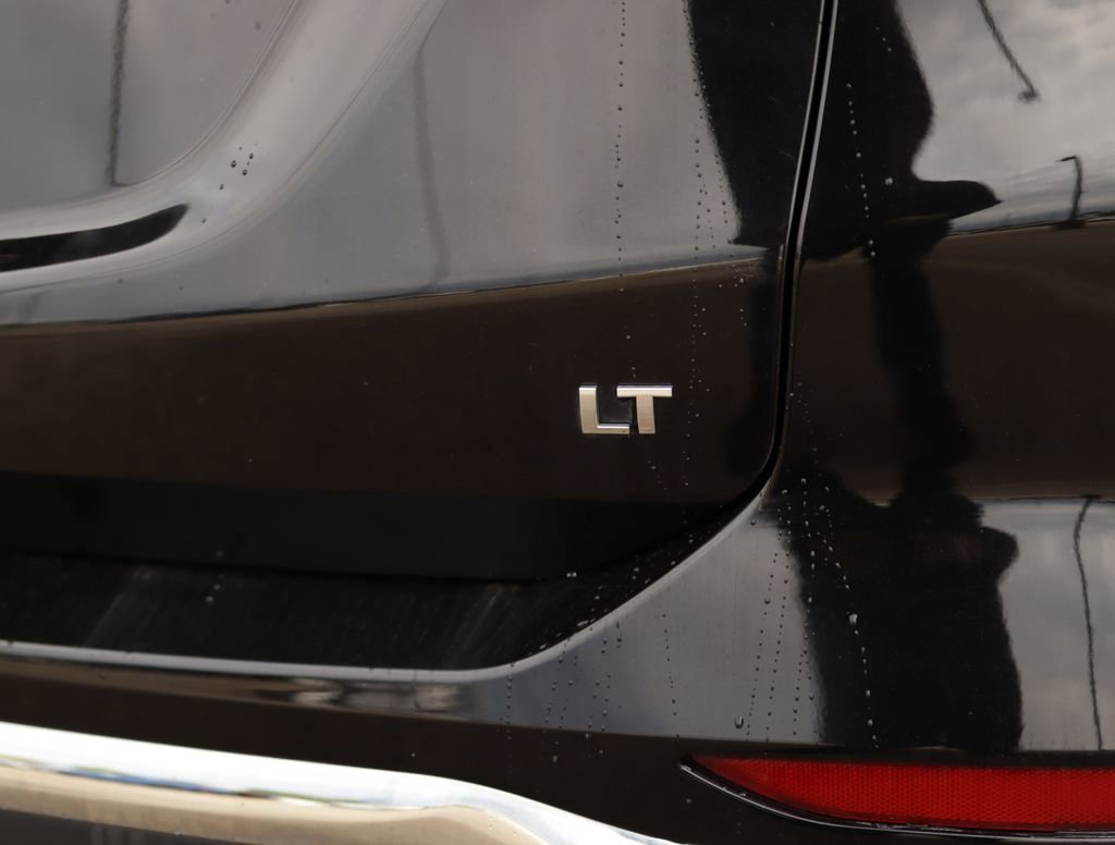 Used 2019 MOSAIC BLACK METALLIC Chevrolet LT image 31