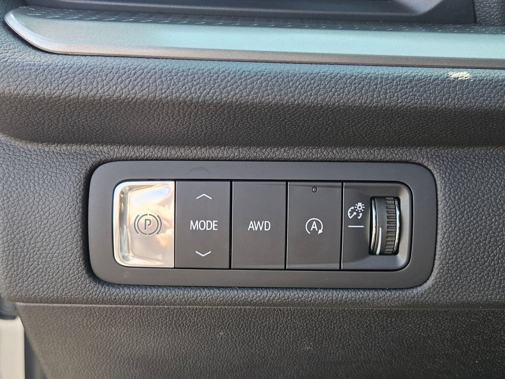 Used 2026 Sterling Gray Metallic Chevrolet LT image 29