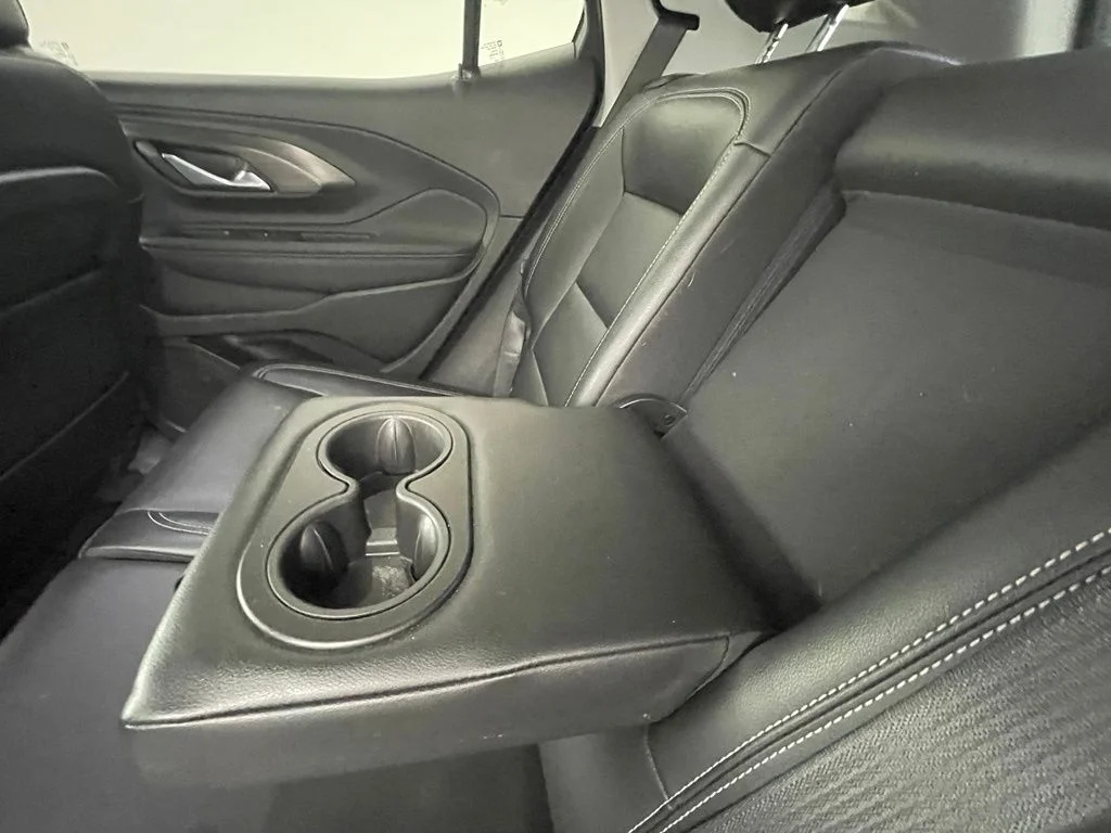 Used 2022 White GMC SLT image 13