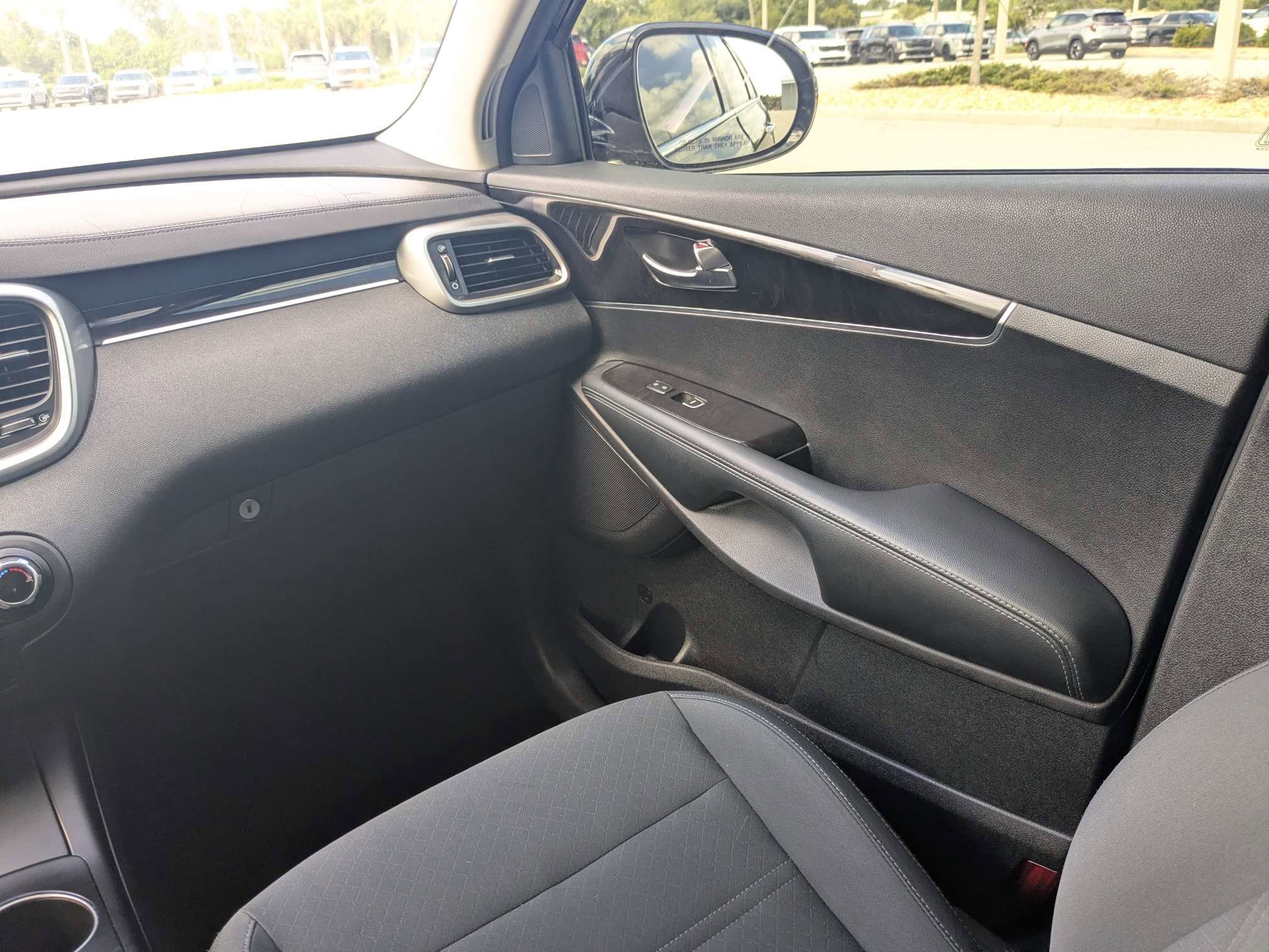 Used 2018 Ebony Black Kia L image 20
