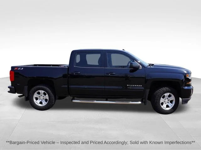 Used 2018 Black Chevrolet LT image 3