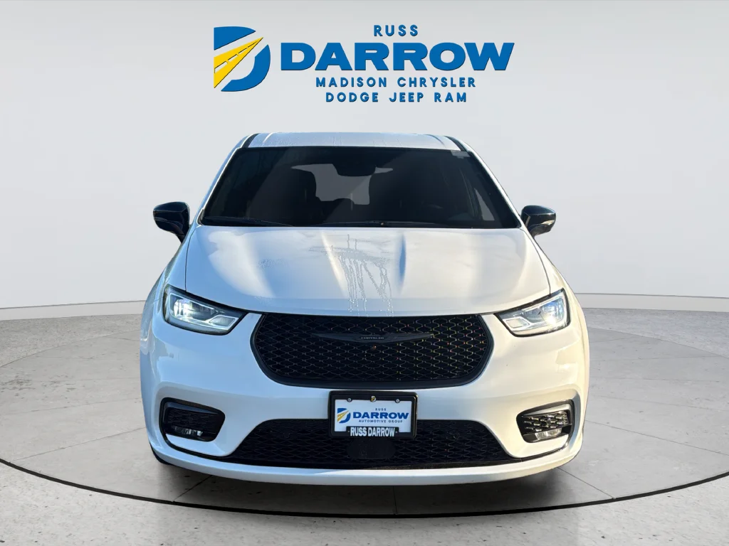 Used 2024 White Chrysler Select S Appearance image 8