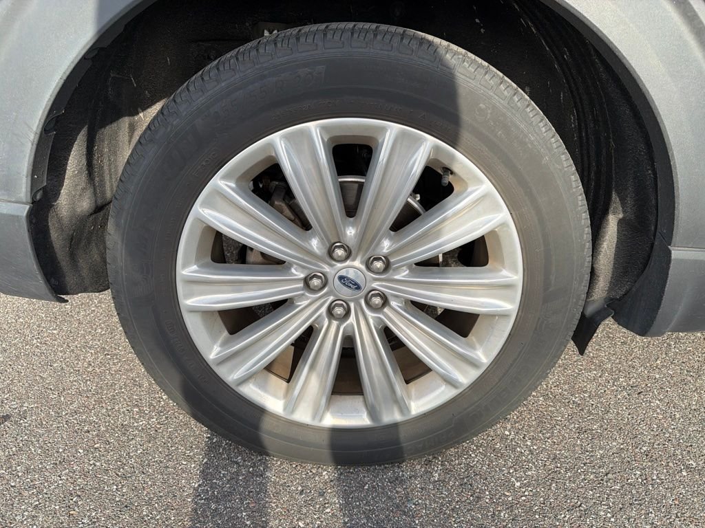 Used 2024 Green Ford Limited image 26