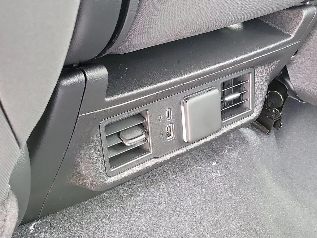 New 2026 Summit White Chevrolet LT (2FL) image 25