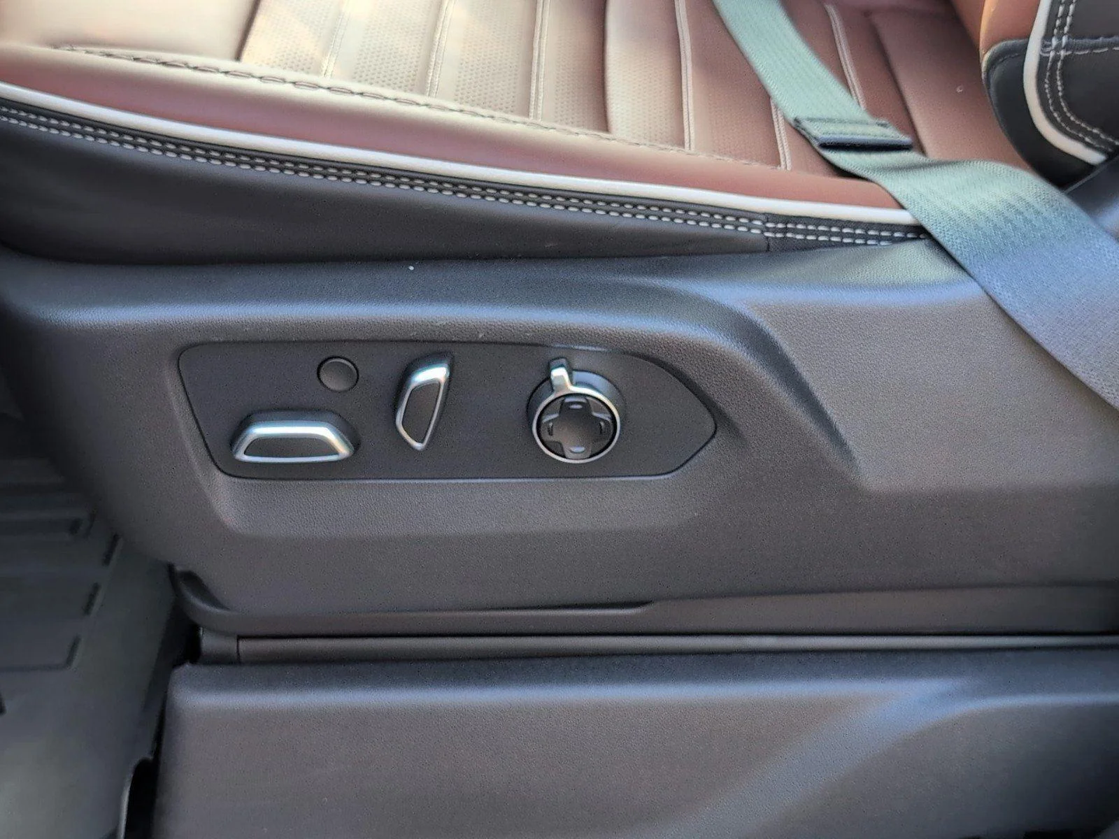 New 2026 Sterling Metallic GMC Denali Ultimate image 19