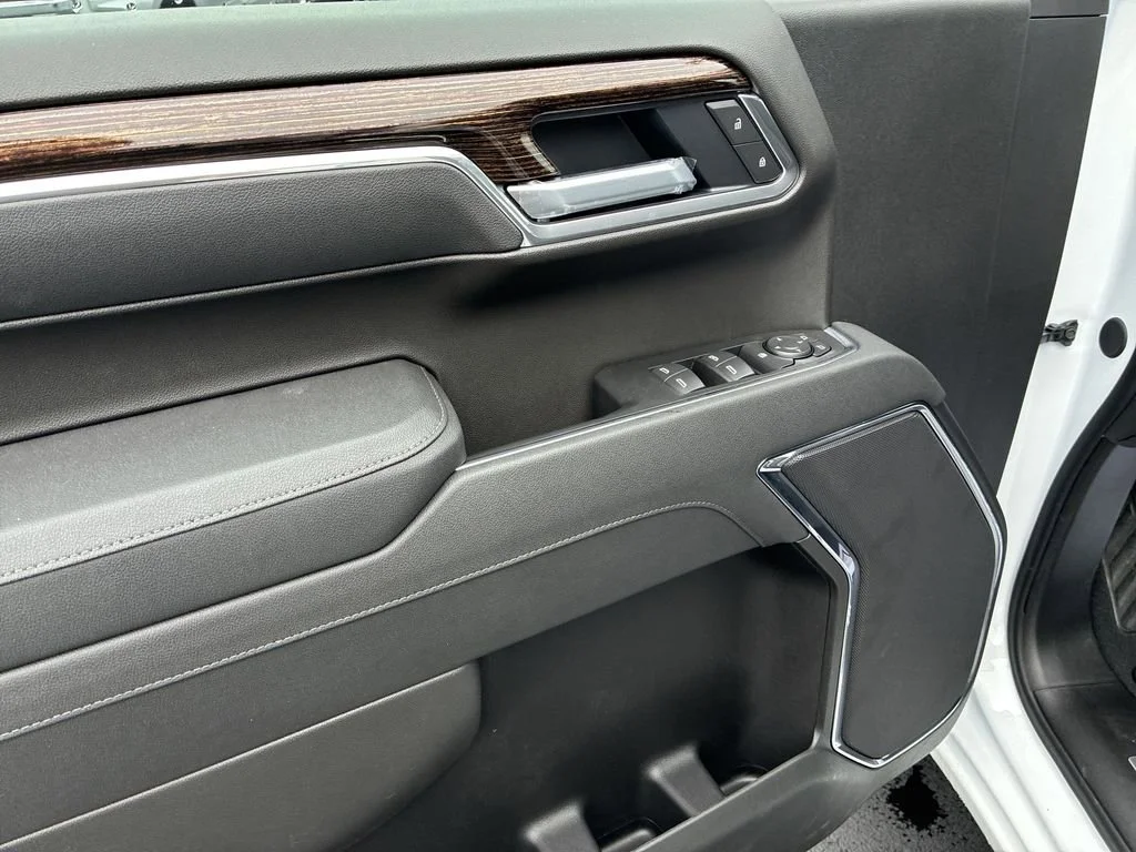 New 2026 Summit White GMC SLE image 13