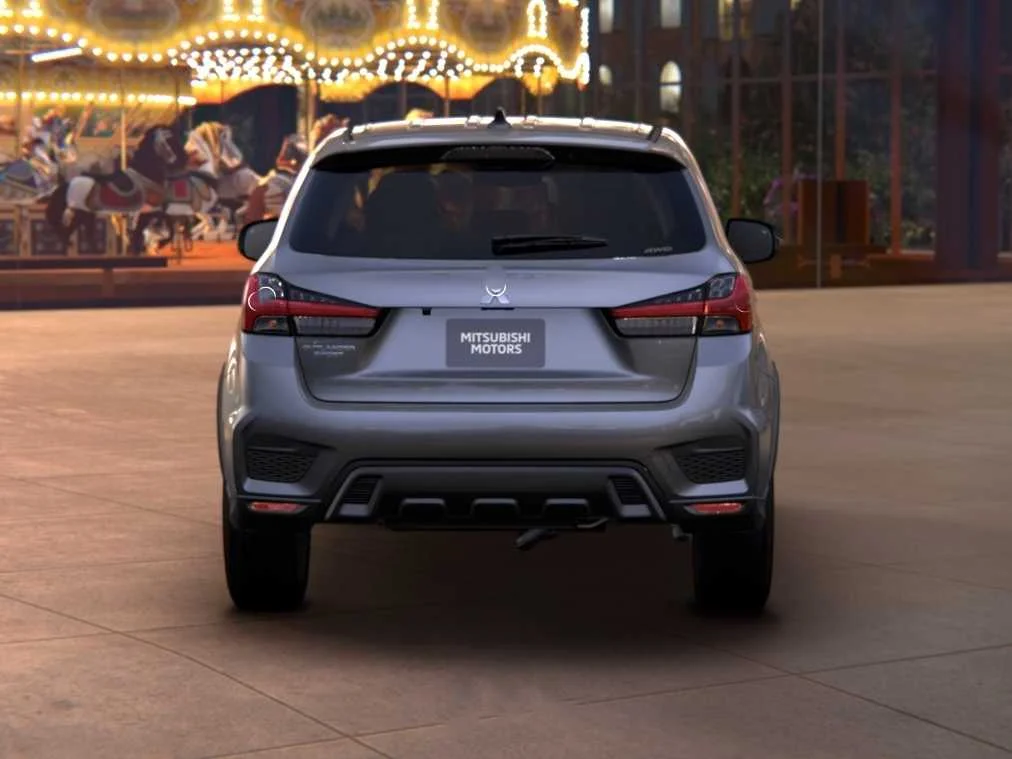 New 2027 Mercury Gray Metallic Mitsubishi SE image 4