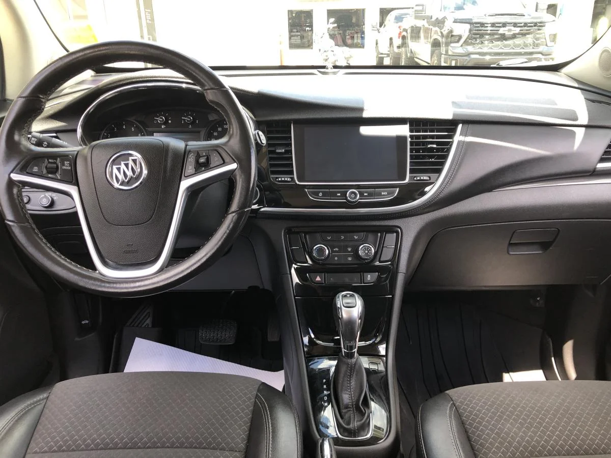 Used 2020 White Buick Awd 4dr Preferred image 15