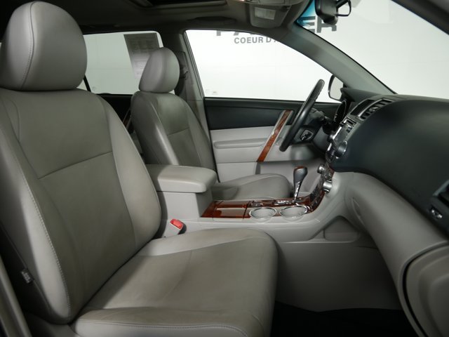 Used 2013 Magnetic Gray Metallic Toyota Limited image 18