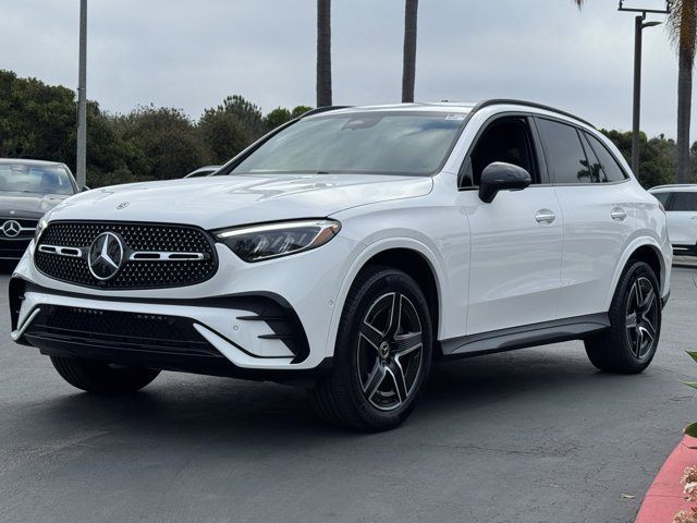 Certified Used 2025 Polar White Mercedes-Benz GLC 300 image 4