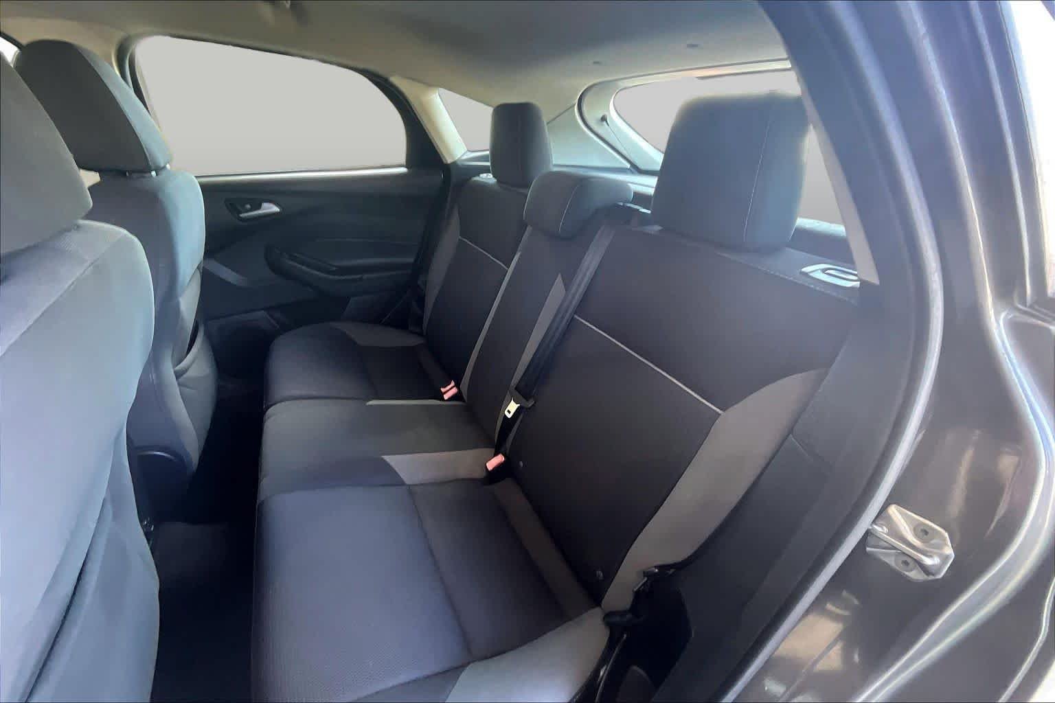 Used 2014 Sterling Gray Metallic Ford SE image 19