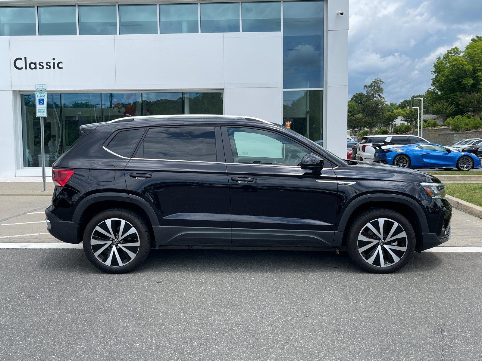 Used 2024 Deep Black Pearl Volkswagen SE image 6