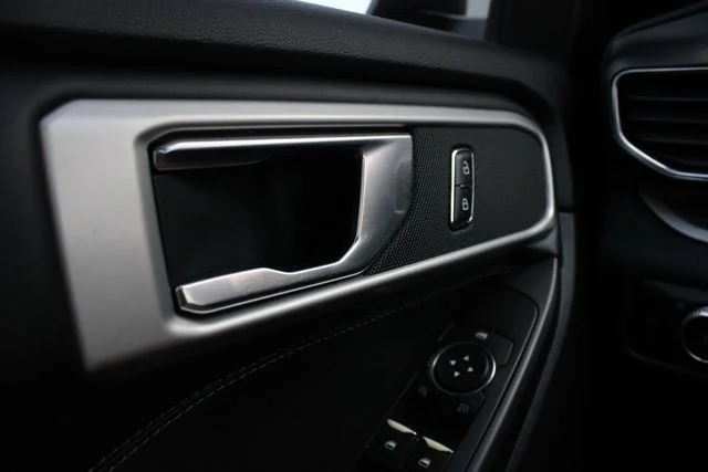 Used 2020 Black Ford XLT image 7