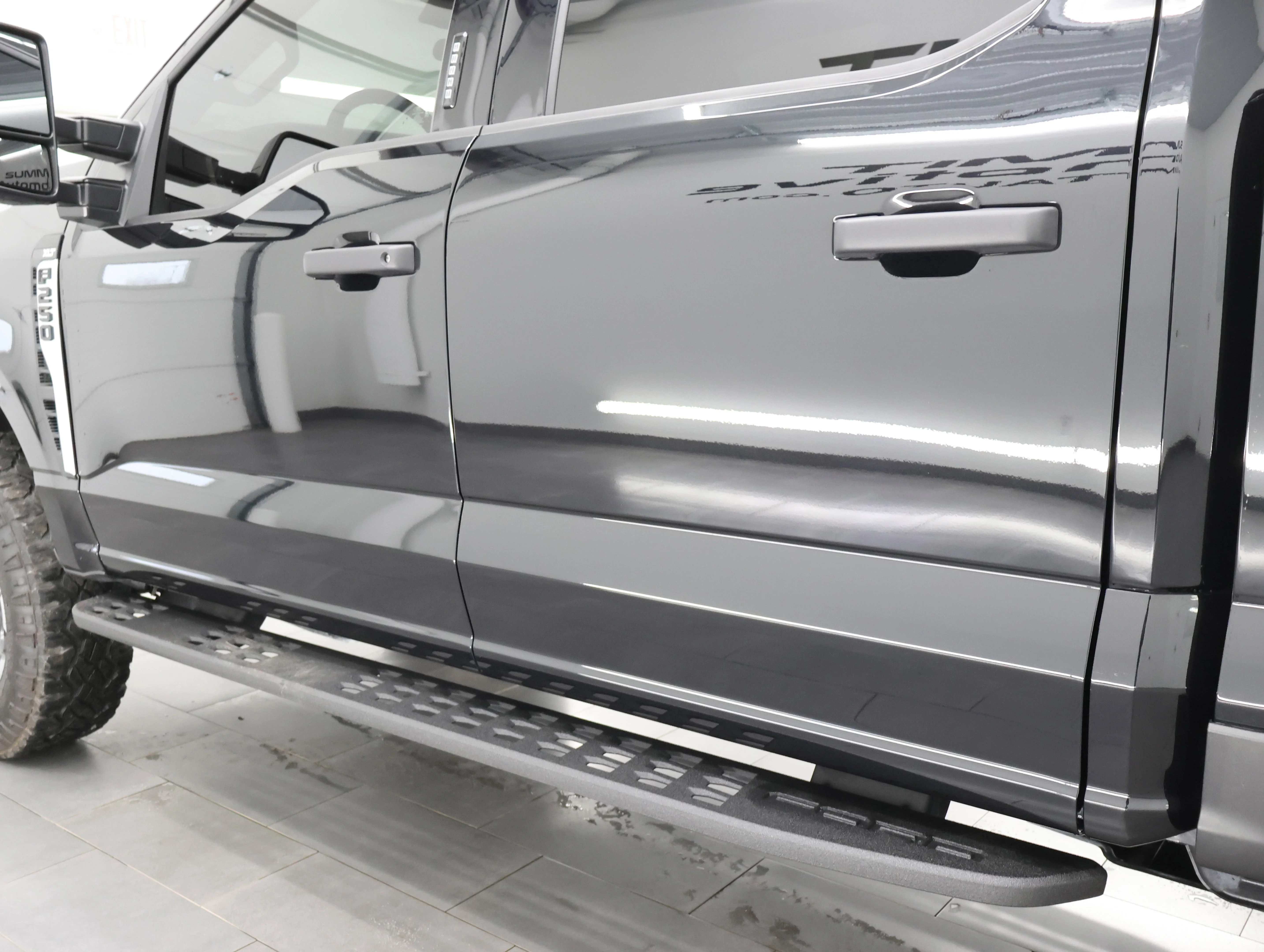 Used 2024 Agate Black Metallic Ford XLT image 29