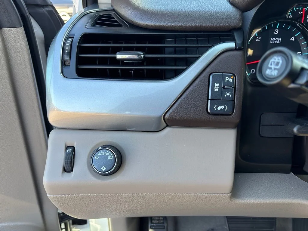 2019 Chevrolet Tahoe LT - Photo 14