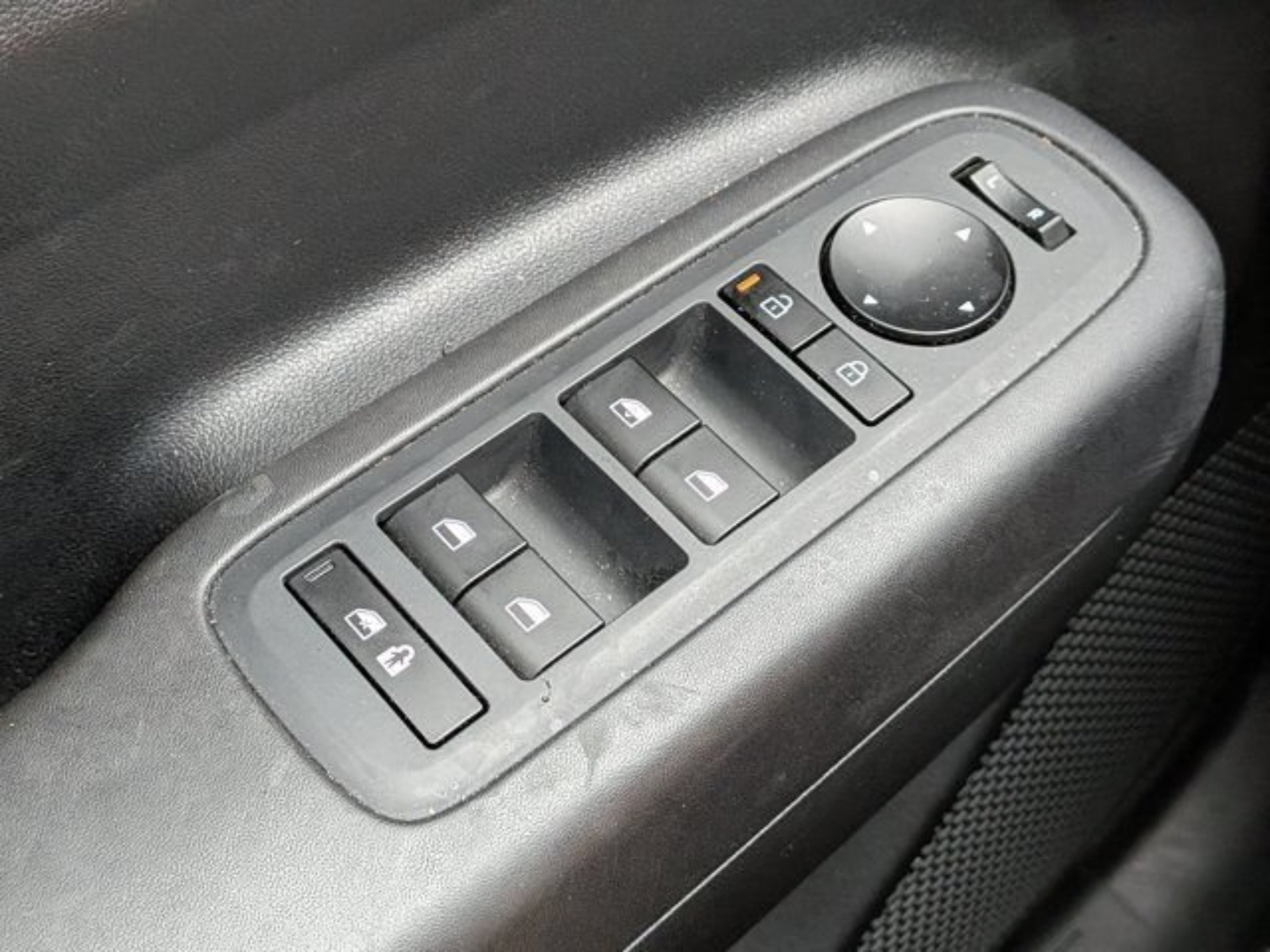 2025 Hyundai Santa Fe SE - Photo 15