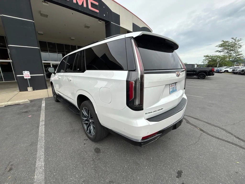 Used 2021 White Cadillac Sport image 4