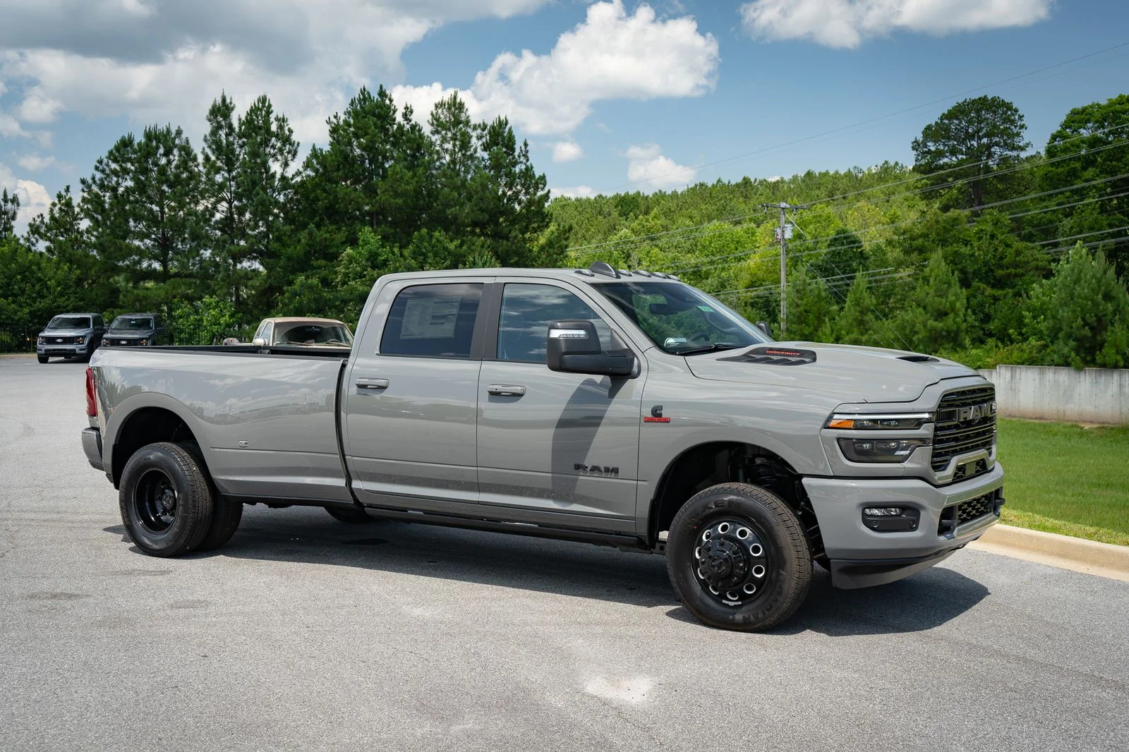 New 2026 Ceramic Gray Clear-Coat Exterior Paint RAM Laramie image 20