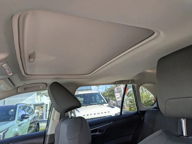 Used 2023  Toyota XLE image 18