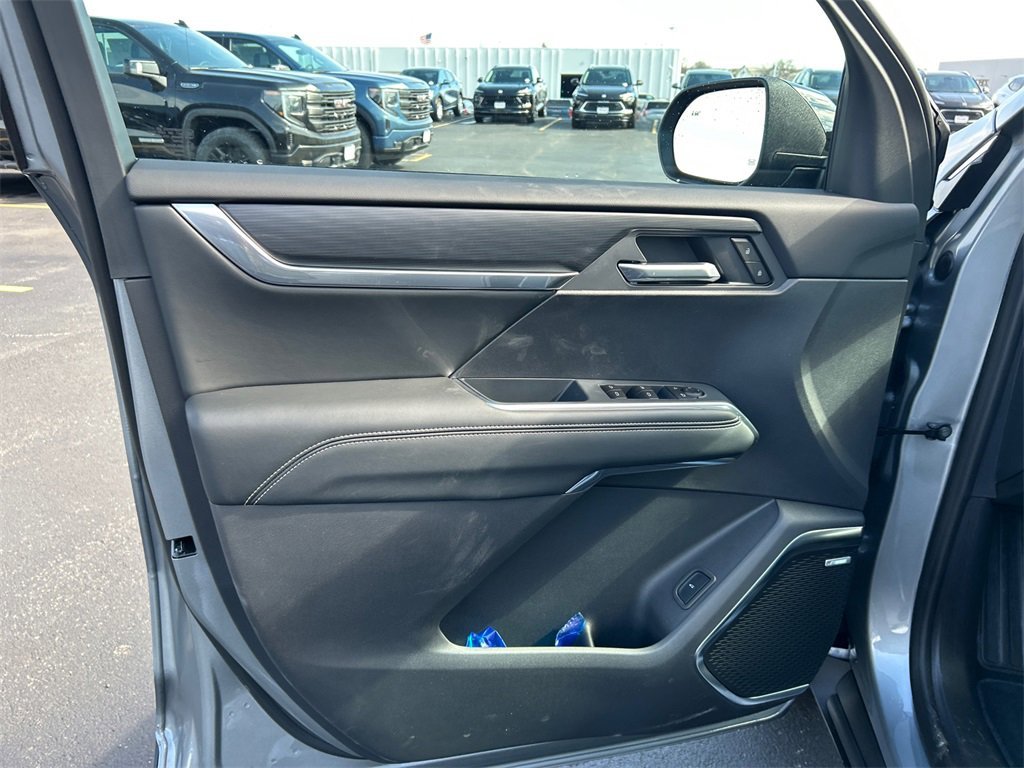 2026 GMC ACADIA - Image 14