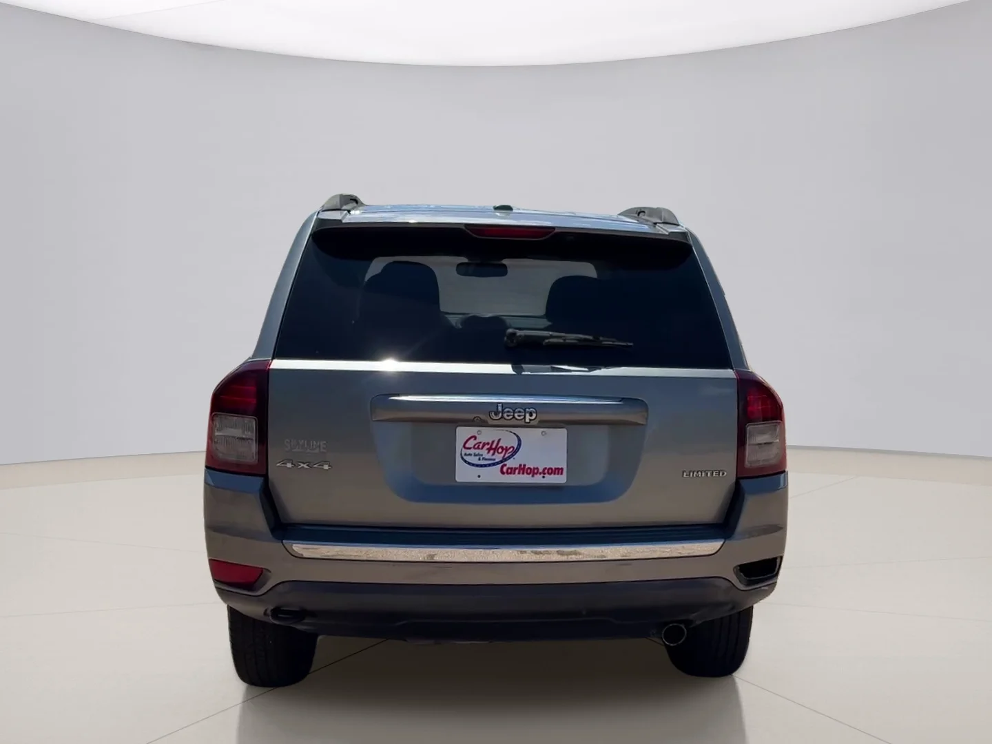 Used 2014 Gray Jeep LIMITED image 4