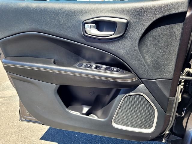 Used 2021 Gray Jeep Latitude image 14