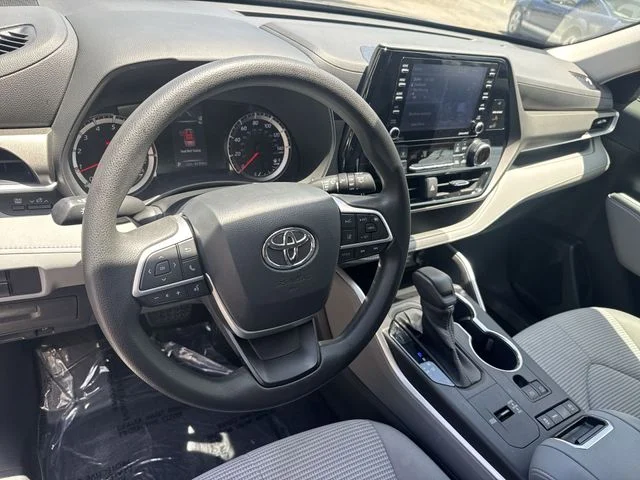 Used 2022 Gray Toyota L image 16