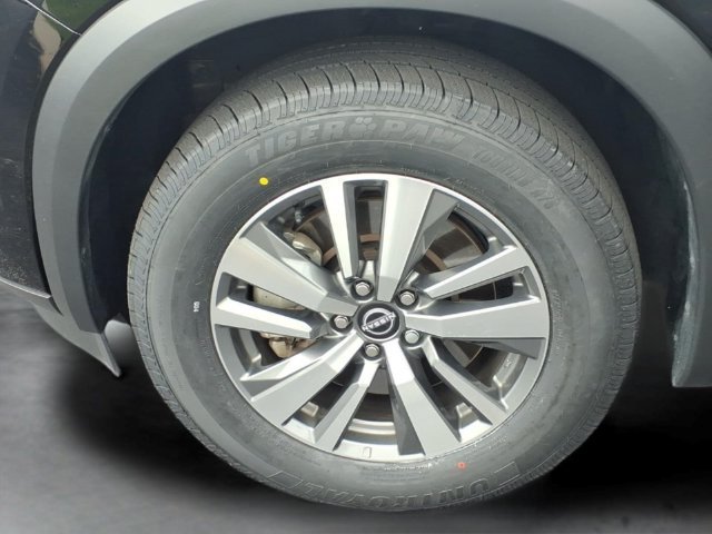 Used 2025  Nissan SL image 16