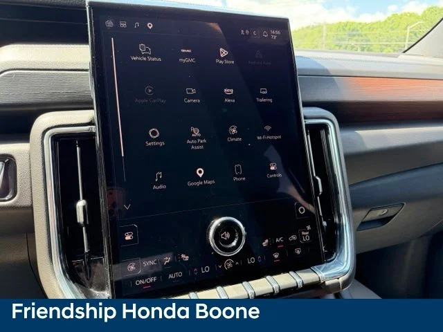 Used 2025 Silver GMC Denali image 28