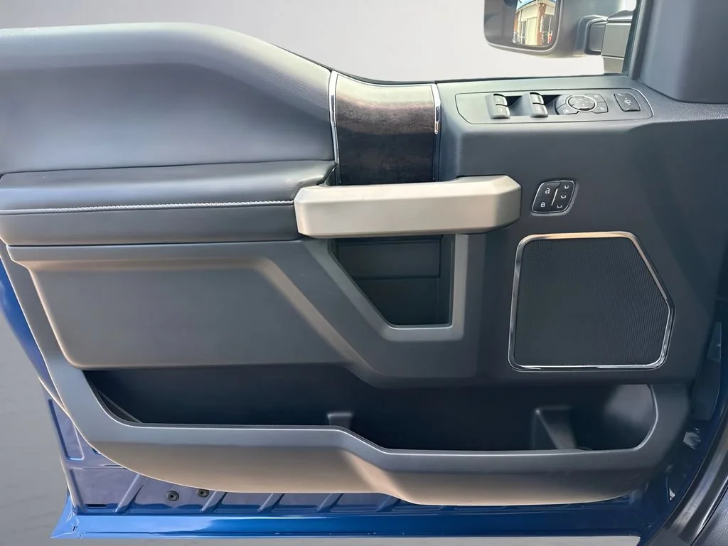 Used 2022  Ford XL image 30