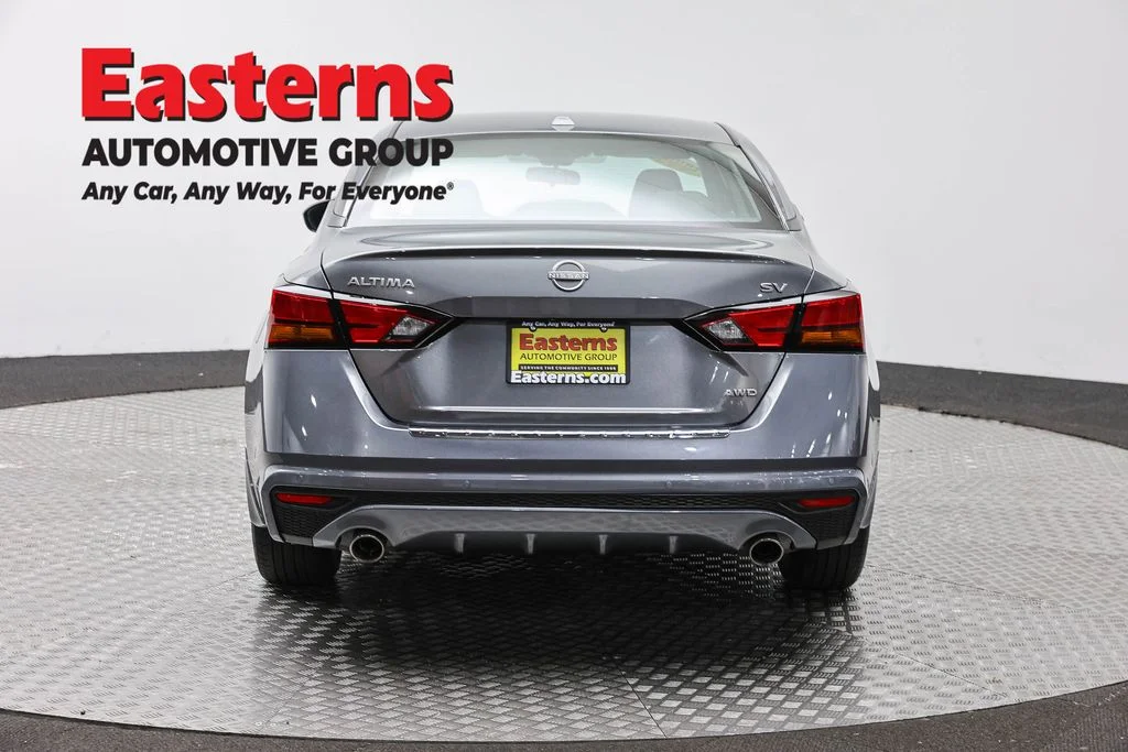 Used 2023 Gray Nissan 2.5 SV image 6