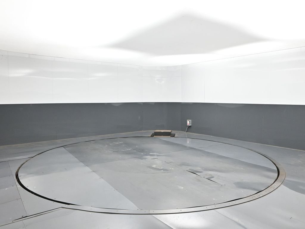 New 2026 Granite Crystal Metallic Clear-Coat Exterior Paint RAM Tradesman image 5