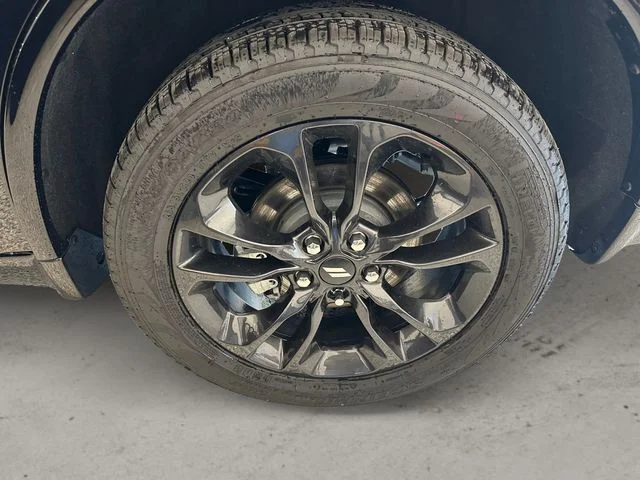 New 2026 Diamond Black Clear-Coat Exterior Paint Dodge GT Plus image 14