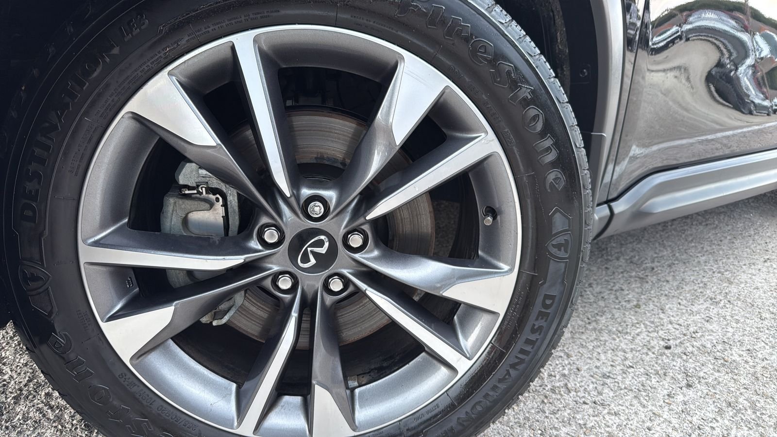 Used 2022 Black INFINITI LUXE image 27