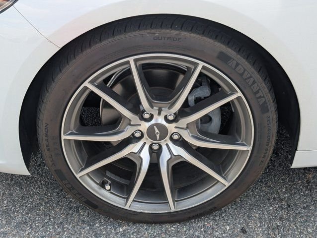 Used 2023 White Genesis 2.0T image 13