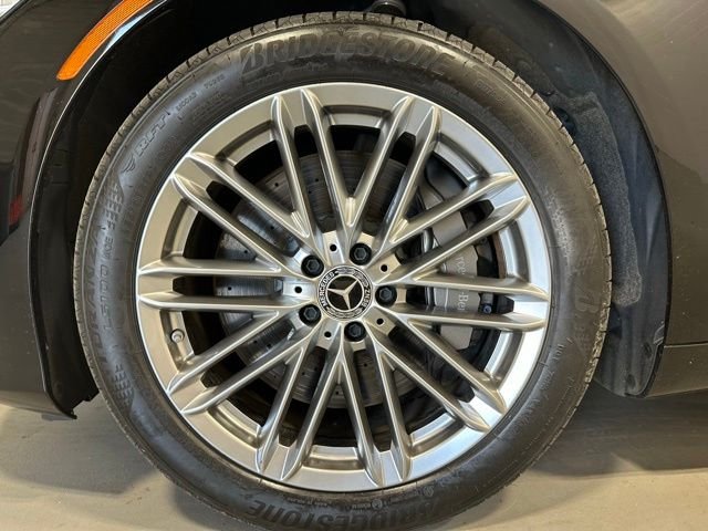 Used 2021 Black Mercedes-Benz S 580 image 23