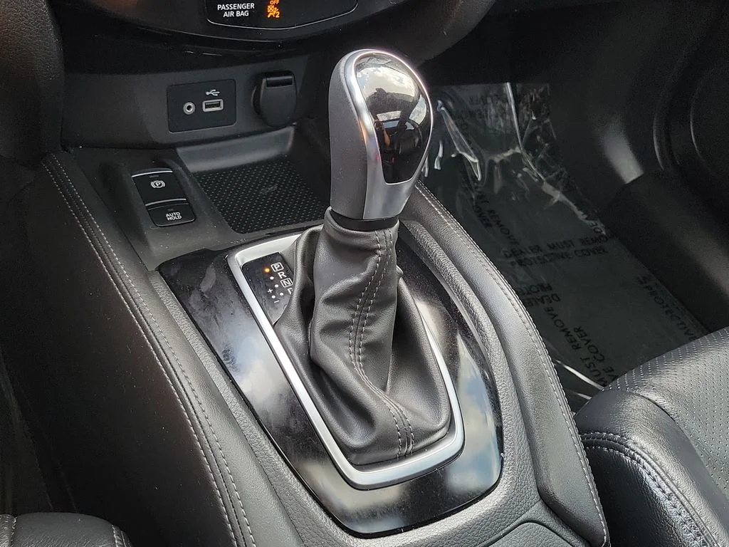 Used 2018 Black Nissan SL image 32