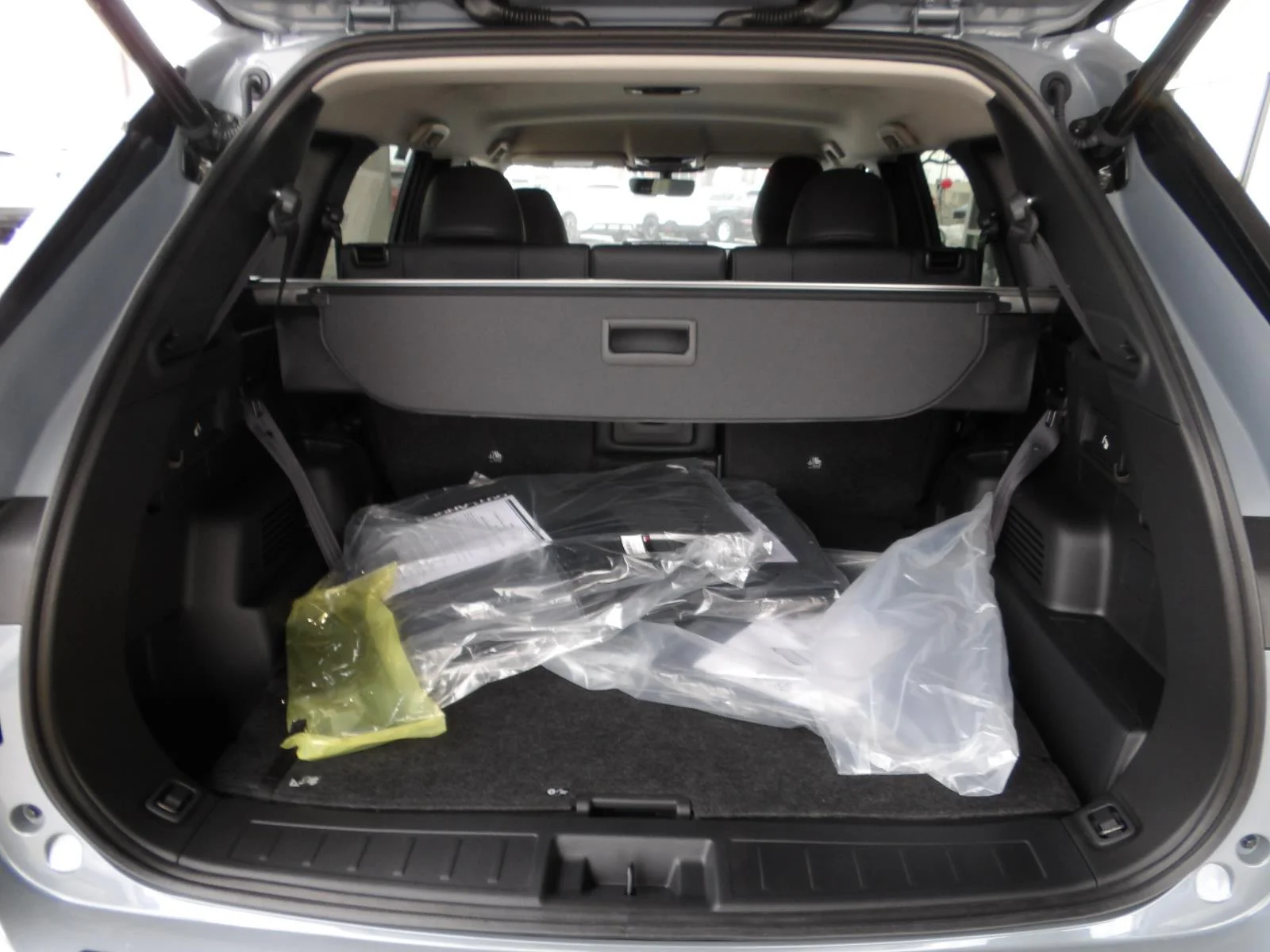 New 2026 Graphite Gray Mitsubishi SE image 10
