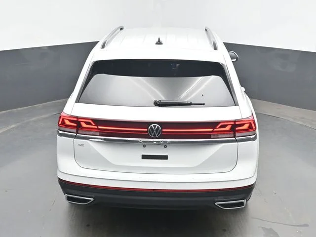 Used 2024 White Volkswagen 2.0T SE image 39