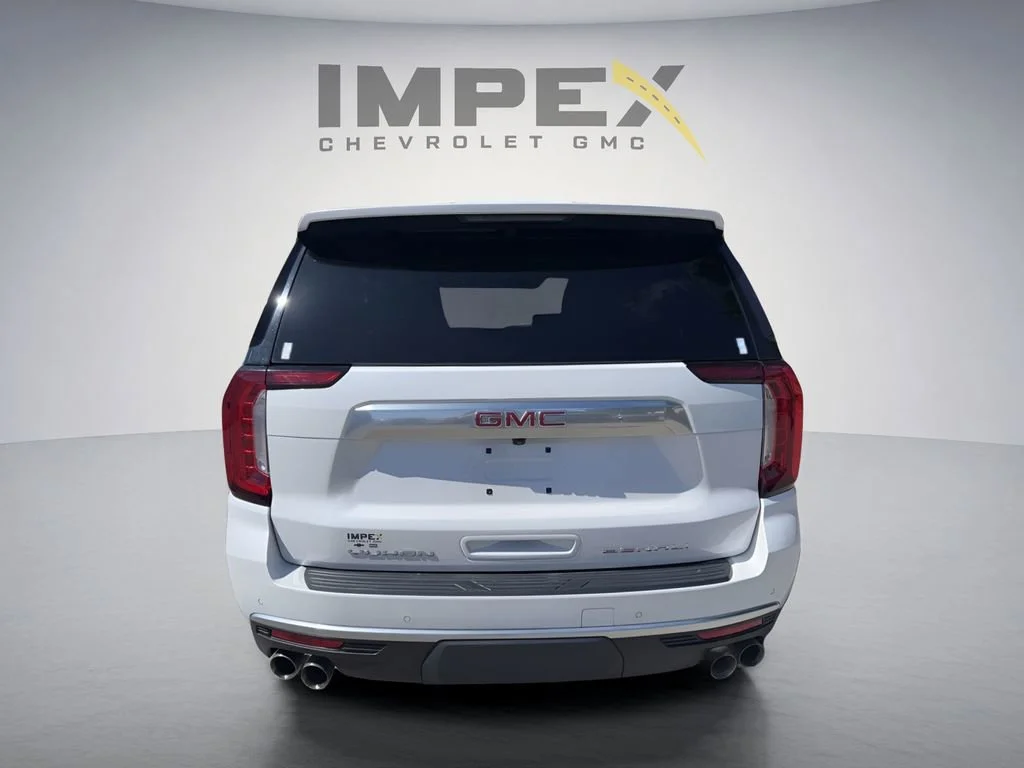 Used 2023 White Frost Tricoat GMC Denali image 4