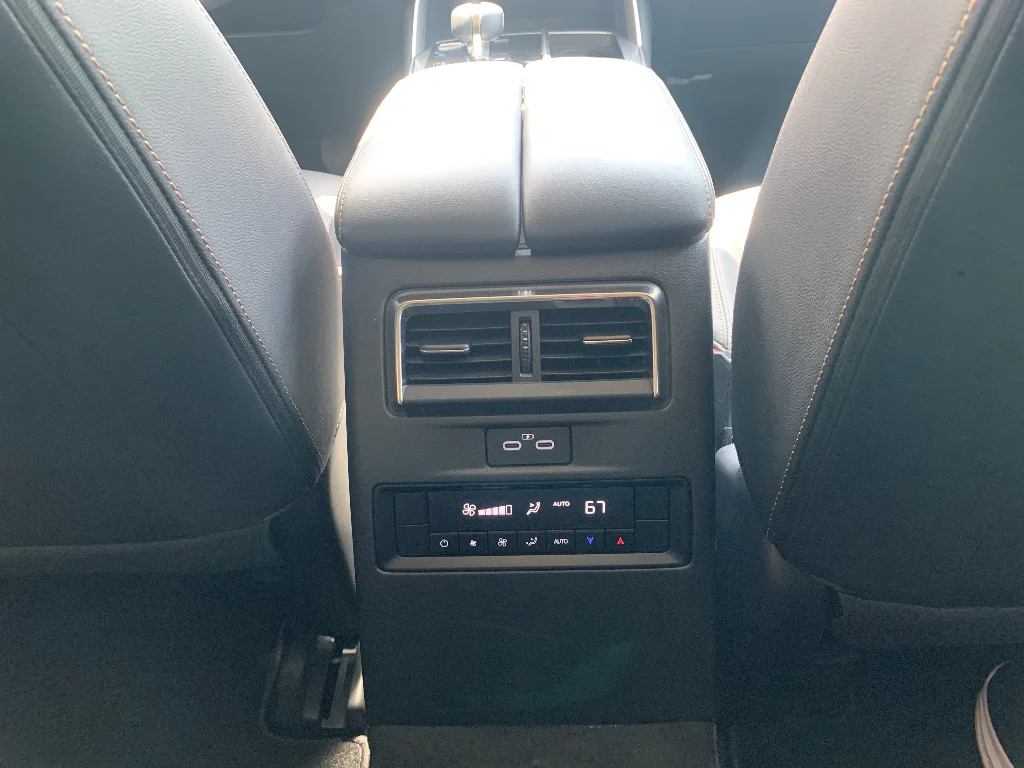 Used 2024 Rhodium White Premium Mazda Preferred image 28