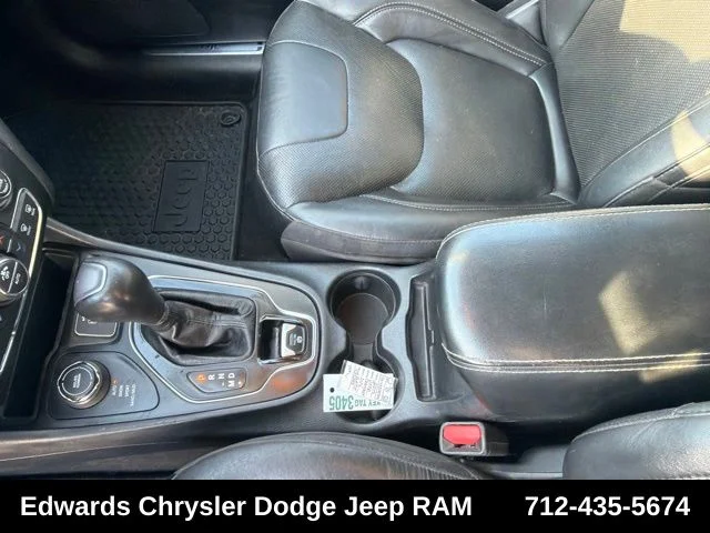 Used 2019 Gray Jeep Limited image 18