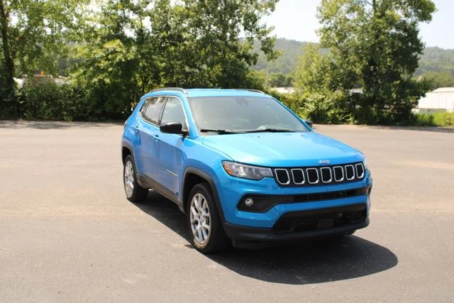 Used 2023 Blue Jeep Latitude Lux image 2