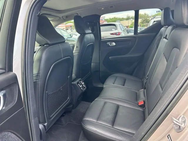 2023 Volvo XC40 Plus - Photo 23