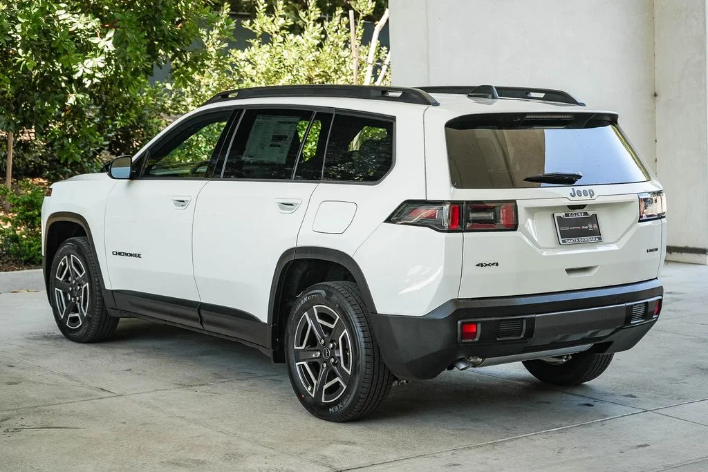 New 2026 Bright White Clearcoat Jeep Laredo image 4