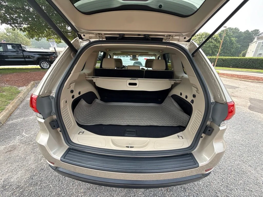 Used 2014 Beige Jeep Laredo image 6