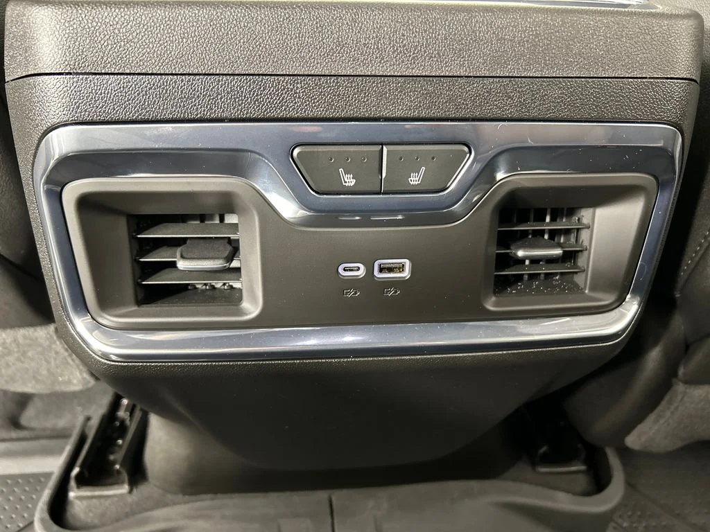 Used 2024 White Chevrolet High Country image 19