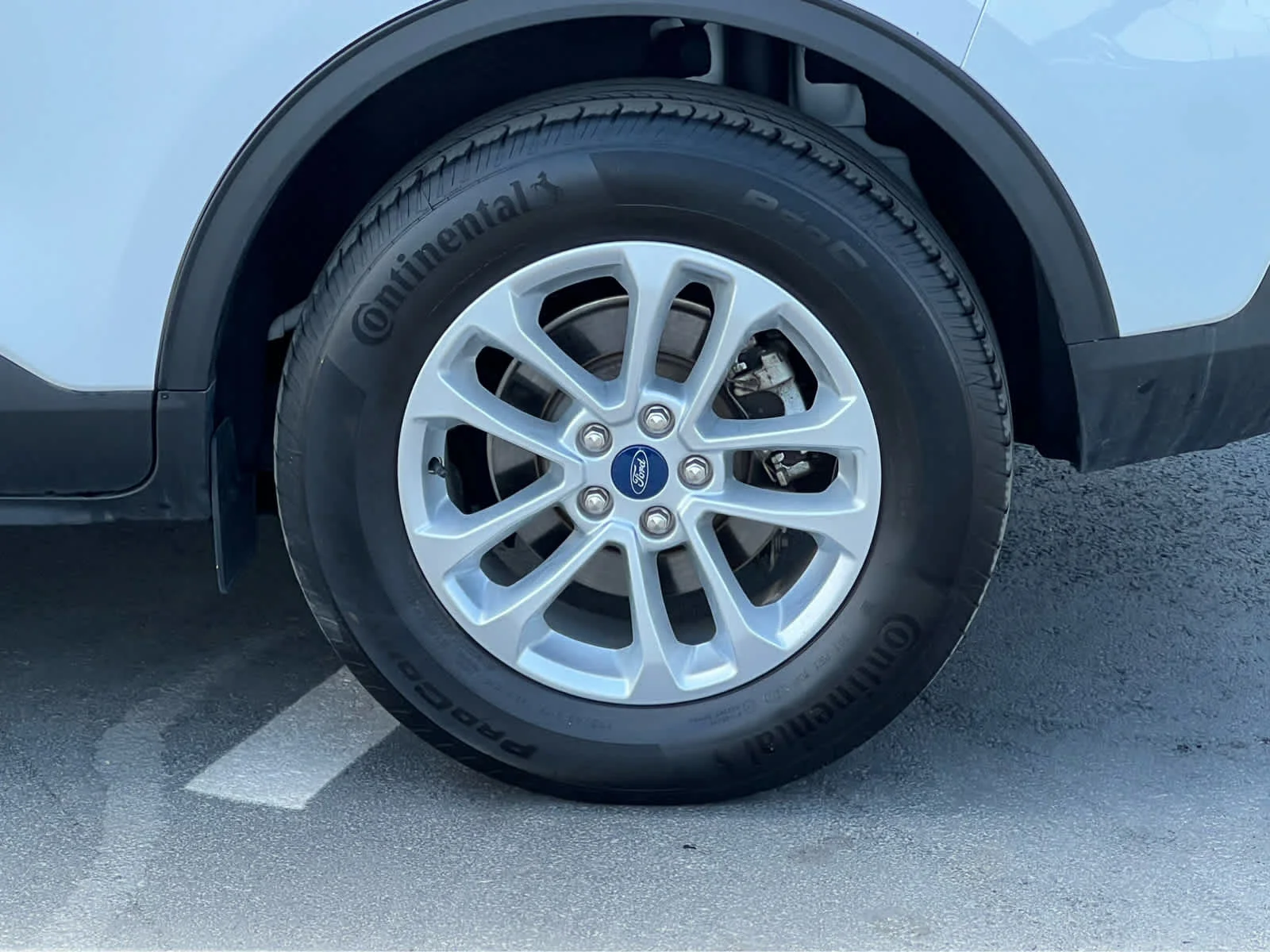 Certified Used 2022 Oxford White Ford SE image 14