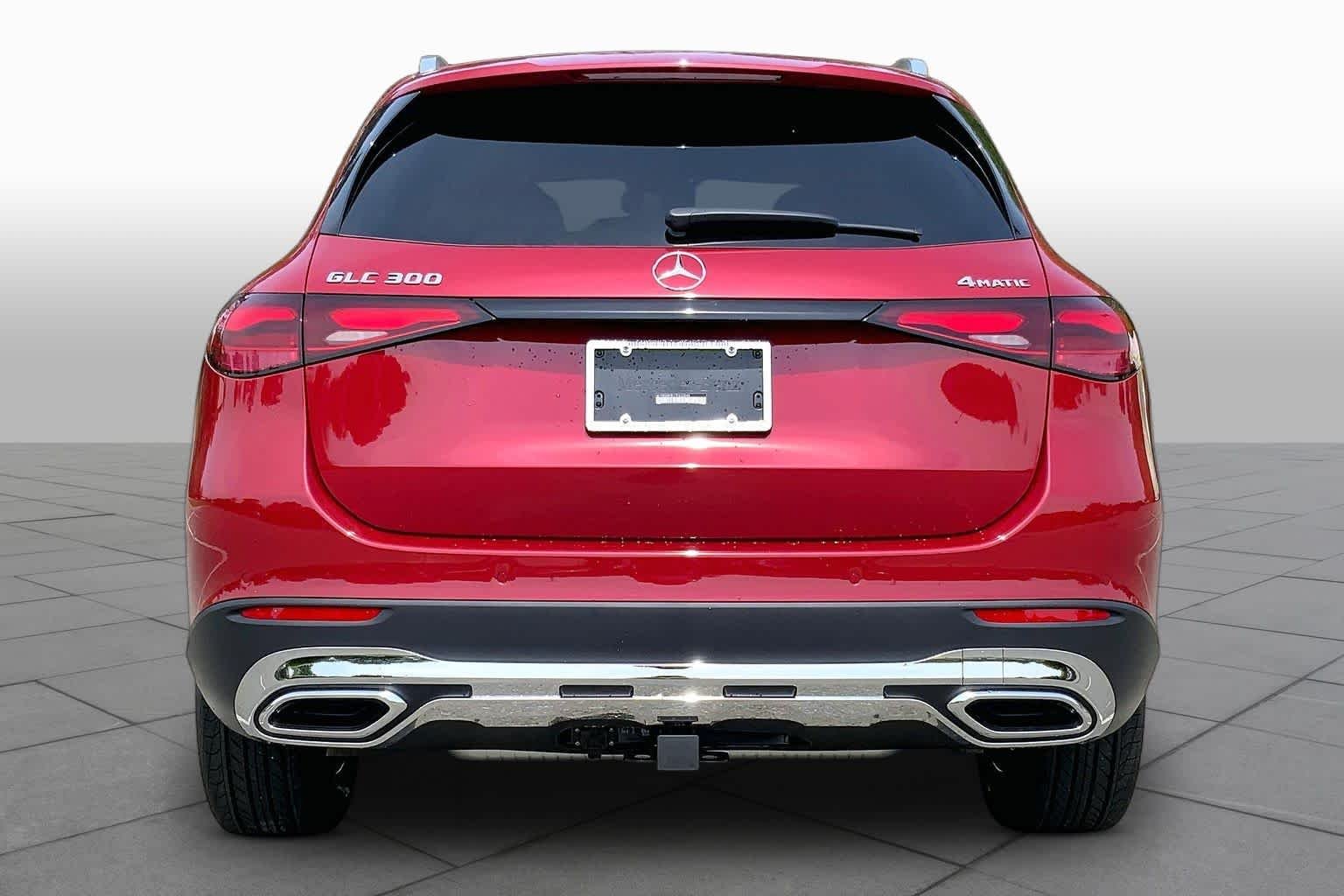 New 2026 MANUFAKTUR Patagonia Red Metallic Mercedes-Benz GLC 300 image 4