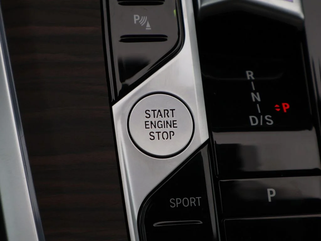 New 2026 Black Sapphire Metallic BMW xDrive40i image 30